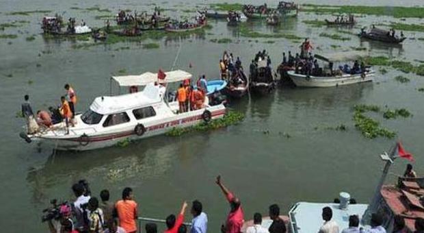 Bangladesh, affonda traghetto: duecento passeggeri a bordo