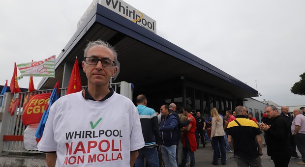 Whirlpool, sit-in a Napoli: via Argine in tilt. La Regione: «No alla chiusura»