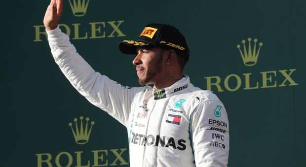 Formula 1, Hamilton teme il Bahrain: «Con il caldo le Ferrari vanno forte»
