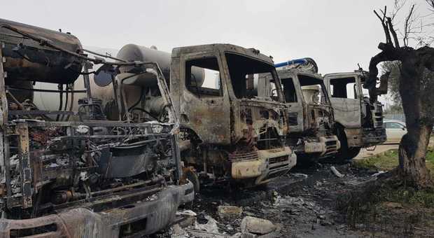 Attentato contro azienda : bruciati 5 camion