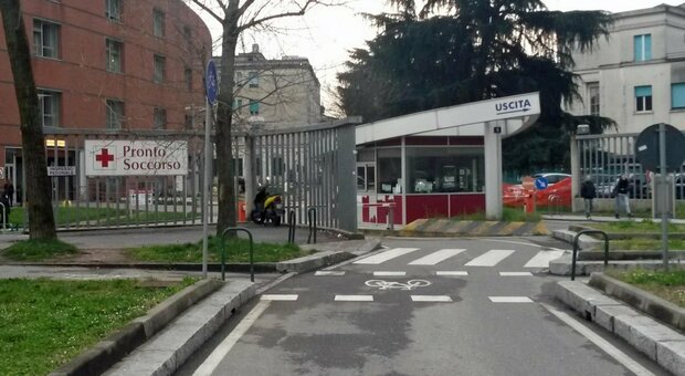 Neonata abbandonata nel parcheggio dell'ospedale di Sesto San Giovanni, l'appello del sindaco alla mamma: «Fatti avanti»