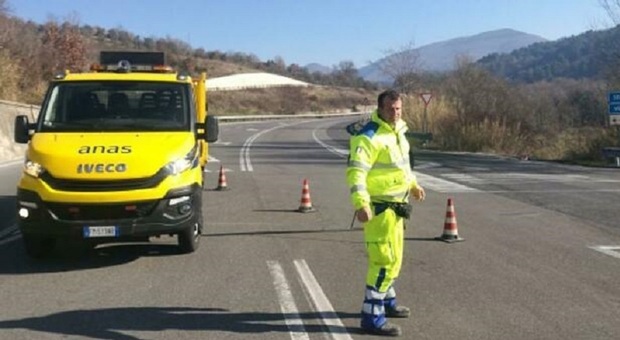 Incidente con feriti sulla SS73, traffico in tilt: disagi per gli automobilisti tra Marche e Umbria
