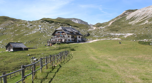 Il rifugio Sennes, tra Ampezzo e Sudtirolo