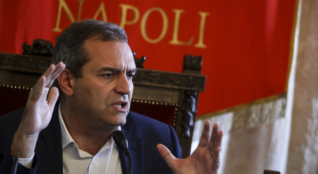 Audio contro de Magistris, il sindaco di Napoli non ci sta: «Andrò sempre avanti»