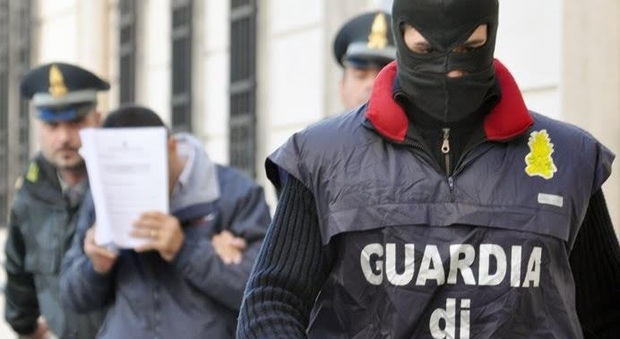 Sette chili di cocaina e marijuana in Friuli dalla Calabria: tre in arresto