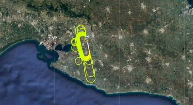 Mistero nei cieli di Taranto: un aereo sorvola la città in cerchio per più di due ore