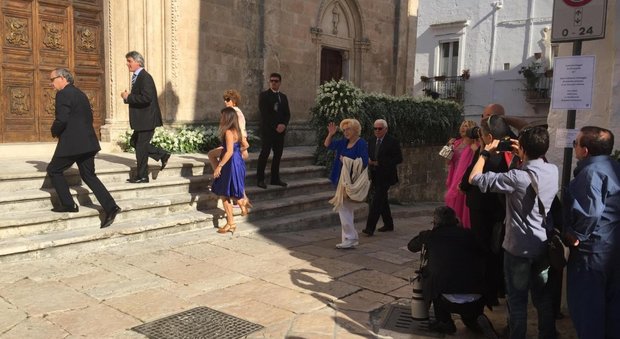 Lea Pericoli e Nicola Pietrangeli arrivano alla Cattedrale di Ostuni per il matrimonio di Flavia Pennetta e Fabio Fognini