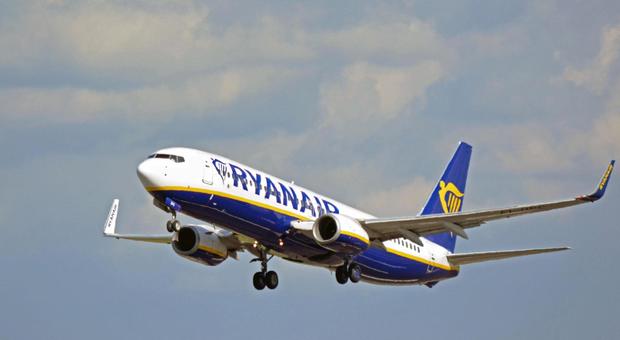 Ryanair, la rivolta dei dipendenti: «Sciopero generale e poi passiamo alla concorrenza»