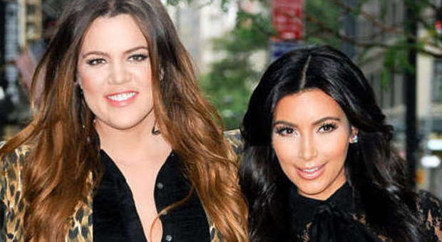 Paura per le sorelle Kardashian, finiscono fuoristrada nel Montana