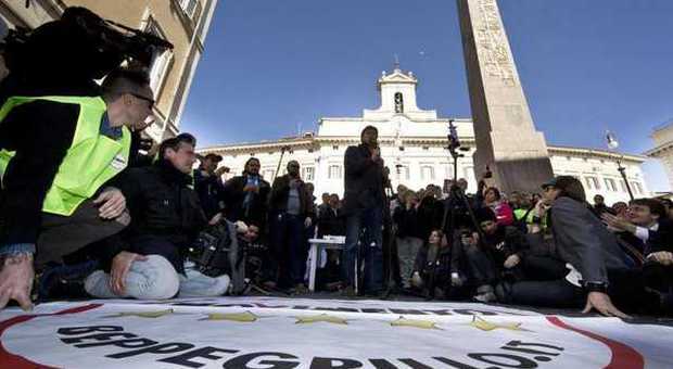 M5s, quattro senatori criticano Grillo: «Con Renzi un'occasione persa»
