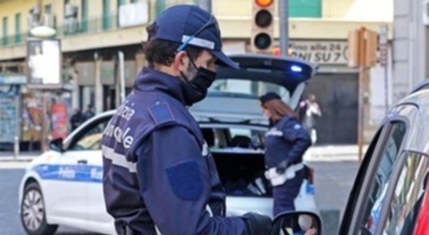 Napoli Sanità, controlli della polizia: identificate 39 persone