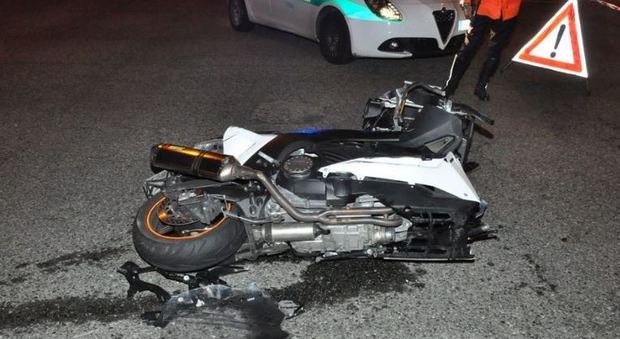 Incidente sul Vesuvio: centauro di 20 anni morto nello scontro con un'auto