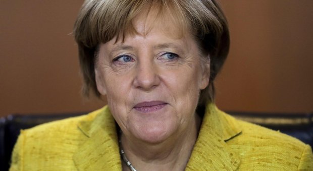 Germania, Merkel lavora al nuovo governo: mai prima d'ora una coalizione a 4 partiti