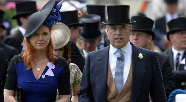 Il Principe Andrea e Sarah Ferguson possono risposarsi: arriva la benedizione di Re Carlo