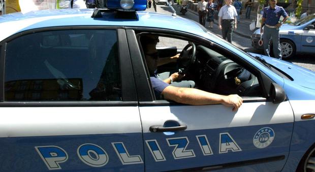 Estorce duemila euro all'ex datore di lavoro, poi proiettili e bomba: arrestato