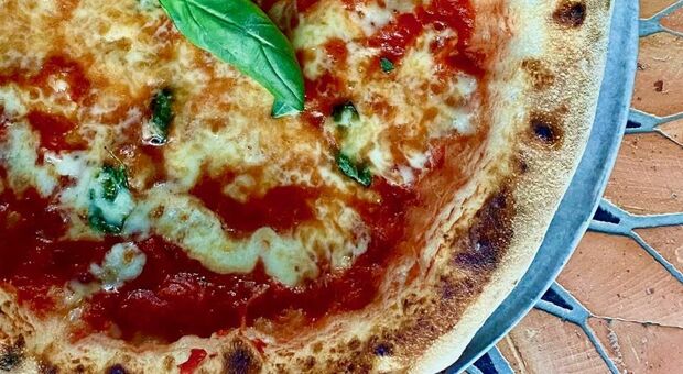 Pizza, riacceso a Napoli il forno storico della prima Margherita. Gli ingredienti e i segreti