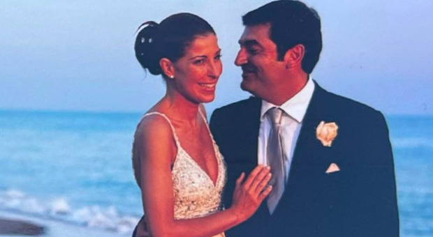 Max Giusti, 14 anni di matrimonio con la sua Benedetta. Il post romantico su Instagram: «Quando lo rifacciamo?»