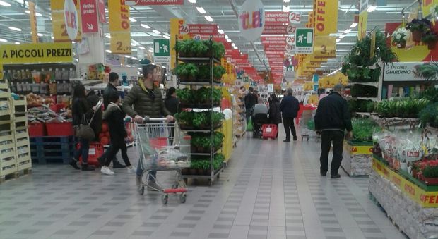 Confcommercio: «No all’ampliamento di Auchan». Conferenza di servizi a Bari