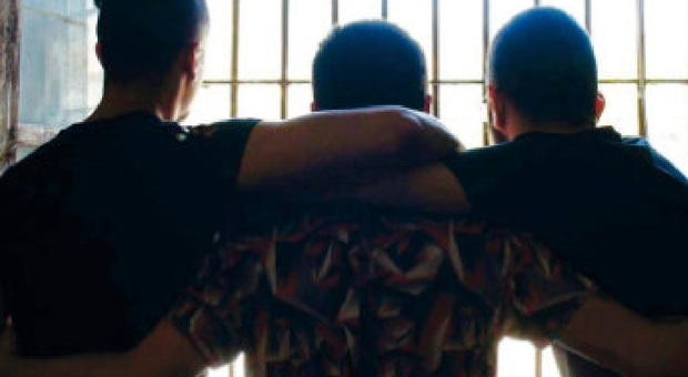 Detenuto minorenne tenta d'impiccarsi nel carcere di Airola