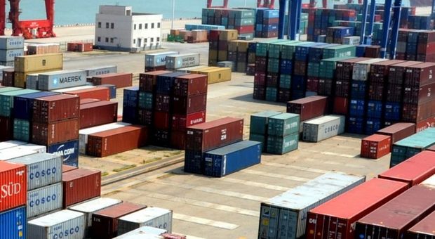 Istat: esportazioni in calo, aumento delle importazioni