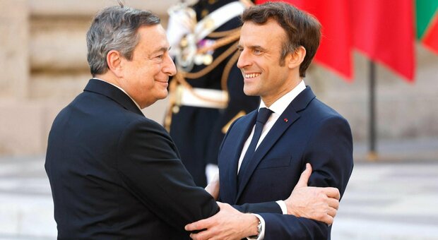 Draghi vede Macron, cena a due all'Eliseo per cercare l'intesa sull'Ucraina