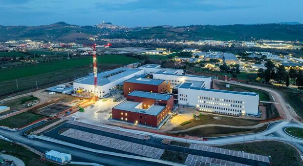 «Il nuovo ospedale di Fermo sarà pronto entro un anno». Sopralluogo della regione: 160 milioni per 372 posti letto