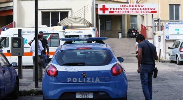 Scippo nel cuore di Napoli: turista svizzera finisce in ospedale