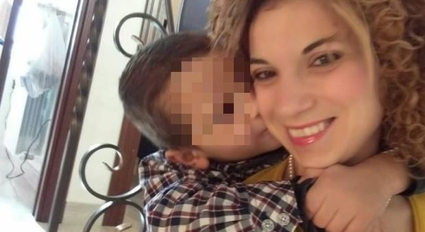 Auto precipita dal viadotto: mamma Maria Stella muore con il figlio di 4 anni, grave l'altra bimba