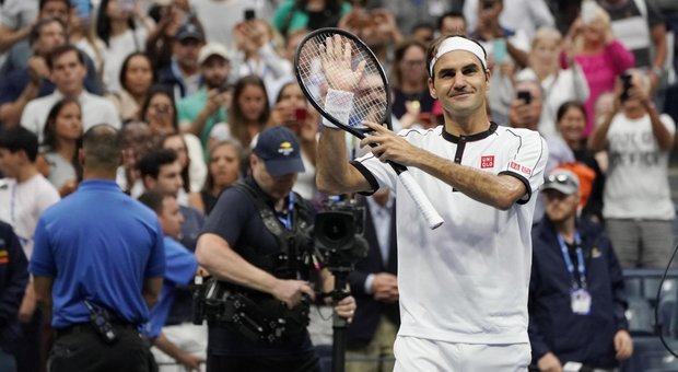US Open, Federer avanti ma la pioggia frena il torneo
