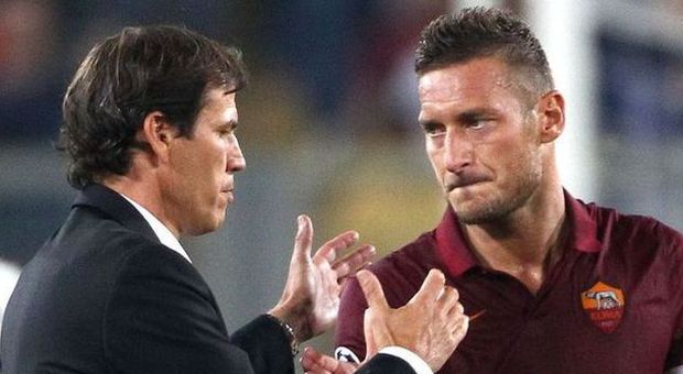 Fifa, auguri a Totti: «Leggenda vivente, indelebile nella Roma e in Nazionale»