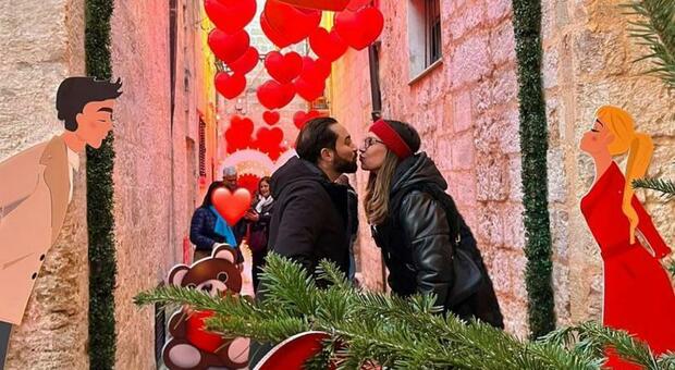 Salento, San Valentino all’ultimo “like”: gara dei baci a colpi di clic