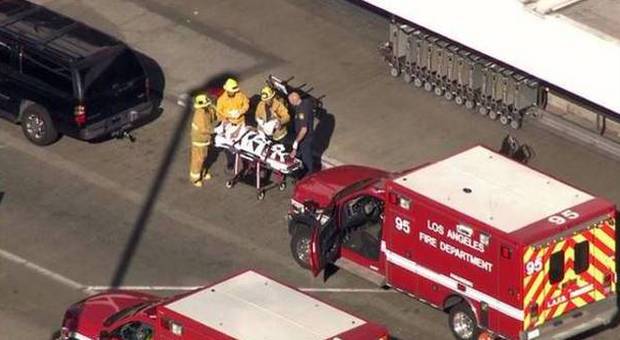 Aeroporto Los Angeles, passeggero spara: ucciso un agente, sette feriti