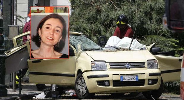 Napoli, donna uccisa da un albero. De Magistris in aula: «Non fu una casualità, sicurezza sempre stata priorità»»
