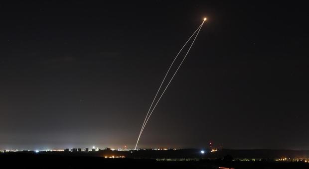 Un razzo lanciato da Gaza e intercettato dalla "cupola" israeliana