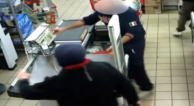 Armati di pistola tentano la rapina al supermercato "Visotto" di Ceggia