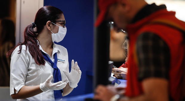 Coronavirus, marocchino simula contagio per non essere espulso: «Si è fatto salire la febbre a 39»