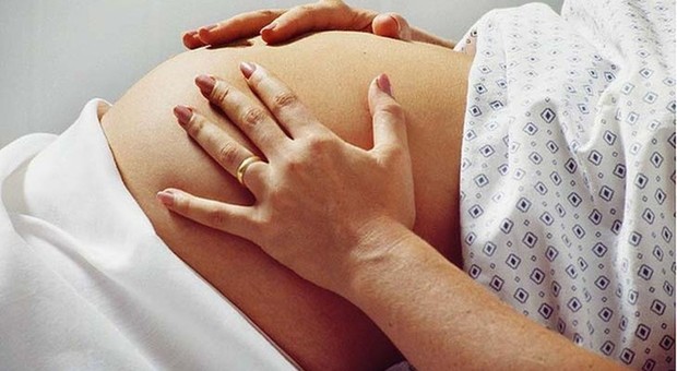 Alcol e fumo in utero aumentano di 12 volte il rischio di morte in culla