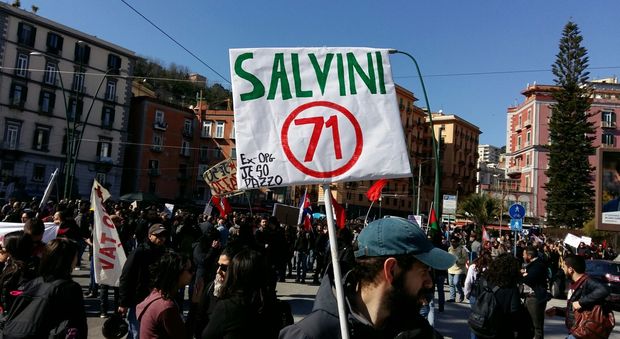 Salvini a Napoli, telenovela infinita il prefetto ordina la riapertura