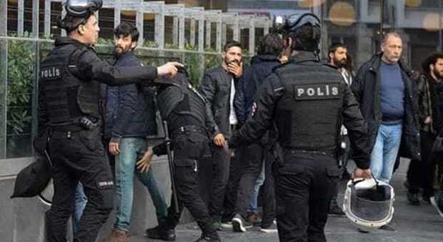 Notte di terrore in Turchia, spari davanti all'ambasciata Usa ad Ankara