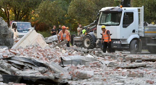 Terremoto in Albania, la terra trema ancora: siti annunciano nuova scossa, panico in strada e traffico in tilt
