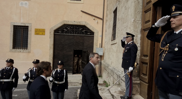 Il questore Mannoni, il prefetto Crudo alla festa della Polizia (Foto Meloccaro)
