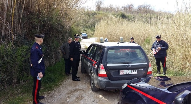 I carabinieri sul luogo del ritrovamento del corpo del pontecorvese