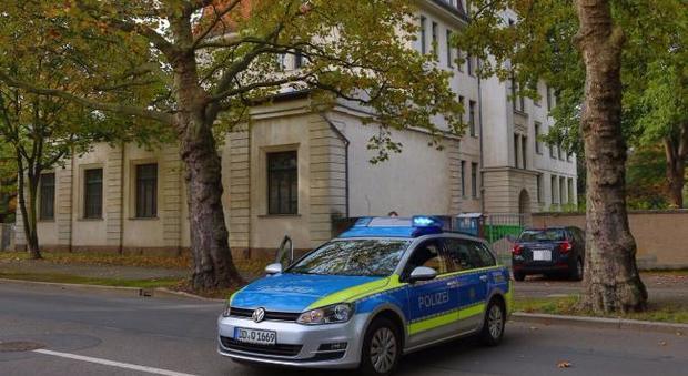 La polizia presidia le scuole tedesche