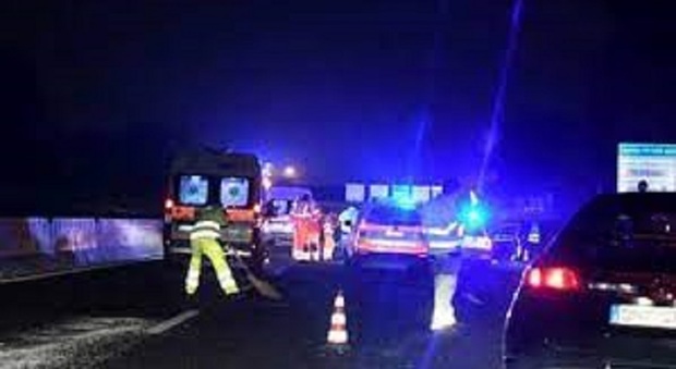 Incidente sul casello A3, auto in fiamme: muore 28enne di Torre Annunziata