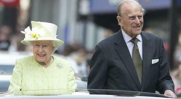 La regina Elisabetta (94 anni) e il principe Filippo (99)