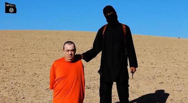 Isis, appello della moglie di Hanning: «Liberate Alan, è un uomo di pace» Siria, jihad avanza: 70mila in fuga