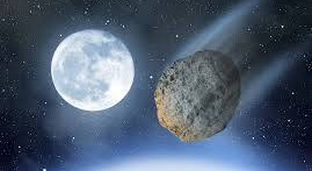 Passa un asteroide di 50 metri seguito dalla cometa: domenica la staffetta spaziale
