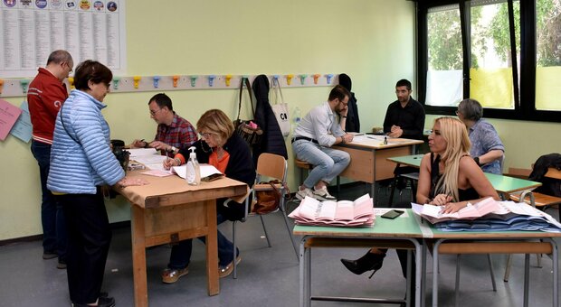 Chiuse le urne dei ballottaggi