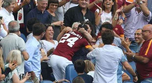 Gol e lacrime all'Olimpico: Florenzi segna e corre ad abbracciare la nonna in tribuna