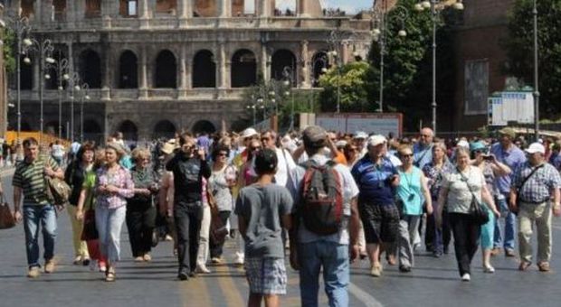 Roma, il Tar annulla pedonalizzazione Foro Traiano: «Avulsa dal contesto»